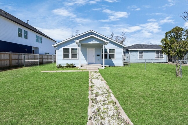 Photo - 6832 Foster St