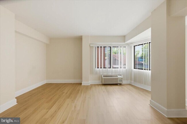 Photo - 1825 T St NW Unidad 401