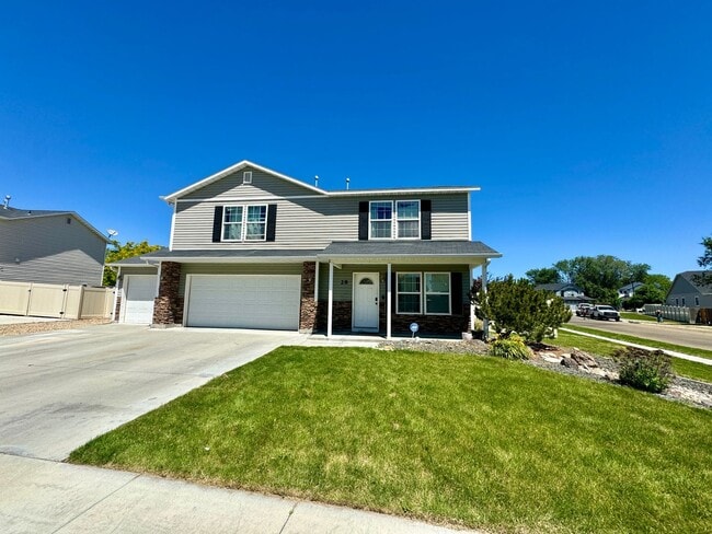 Building Photo - Coming Soon: Spacious 5-Bedroom Home with 3-Car Garage in Nampa
