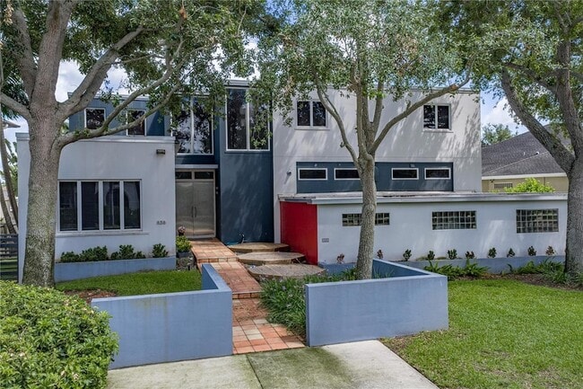 838 Monterey Blvd NE