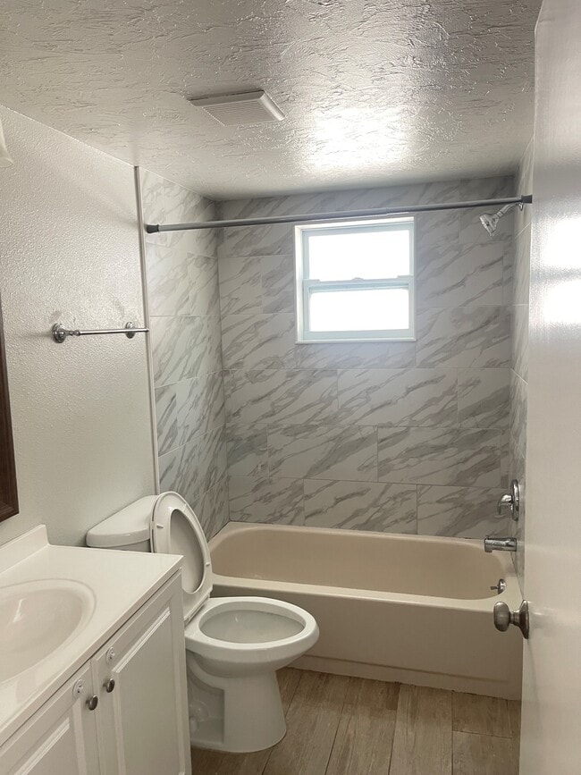 Photo - 4091 Lake Forest Dr Unit Lake Forest Oasis