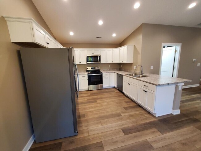 Photo - BRAND NEW CONSTRUCTION: 3 Bedroom 2 Full B...