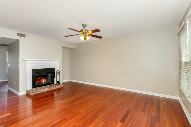 Photo - Donelson Freshly Updated 2 Bdrm Townhome A...