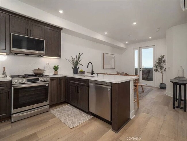 Photo - 402 W Grand Ave