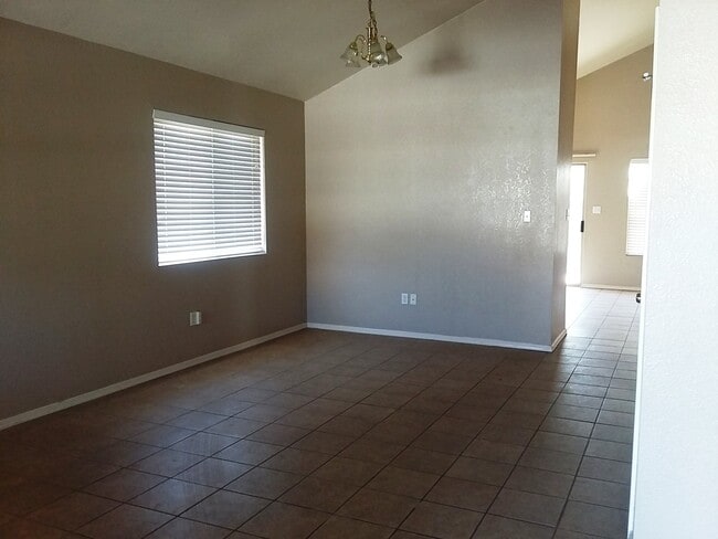 Building Photo - 4 Bedrooms 2 Baths in Santa Teresa