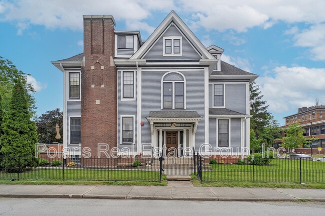 Photo - 101 E 14th St House