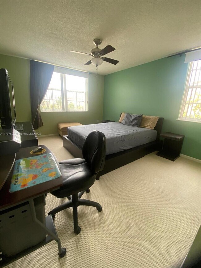 Photo - 19501 E Country Club Dr Unit 9601