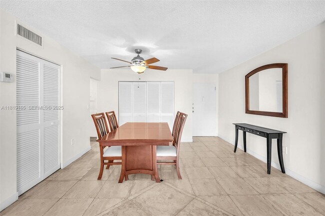 Photo - 17800 Atlantic Blvd Unit 303