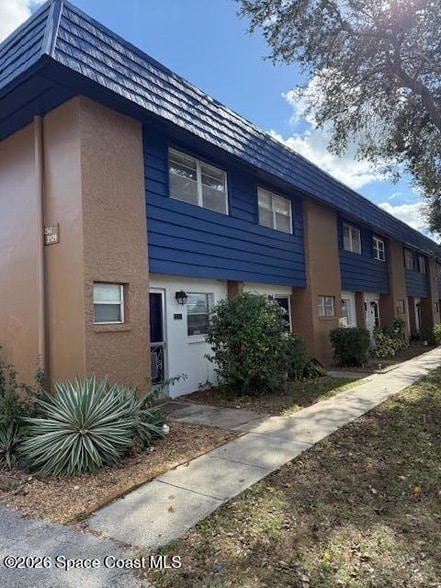 Photo - 2511 Country Club Dr