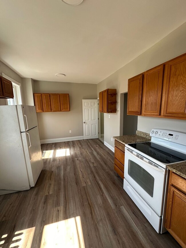 Photo - 3 N Wells Ave Unit 2nd Floor