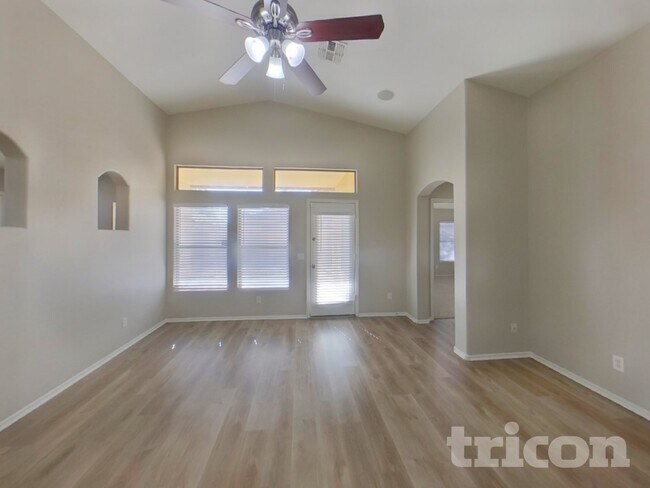 Photo - 8529 W Hughes Dr