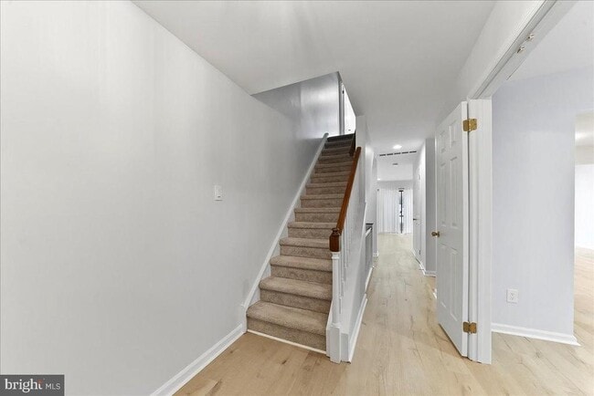 Photo - 11 Algonquin Ct