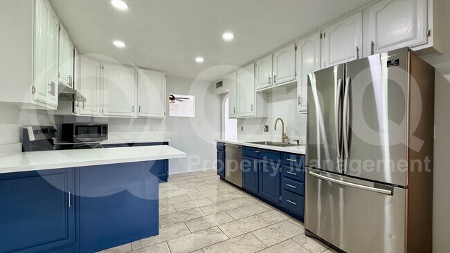 Photo - 8602 E Sheridan St