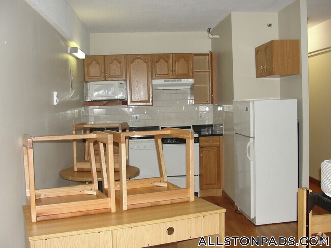 Building Photo - 1110 Commonwealth Ave Unit 316 Rental