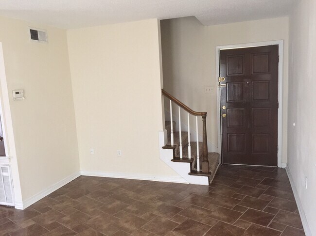Photo - 209 Pine St Unit 10