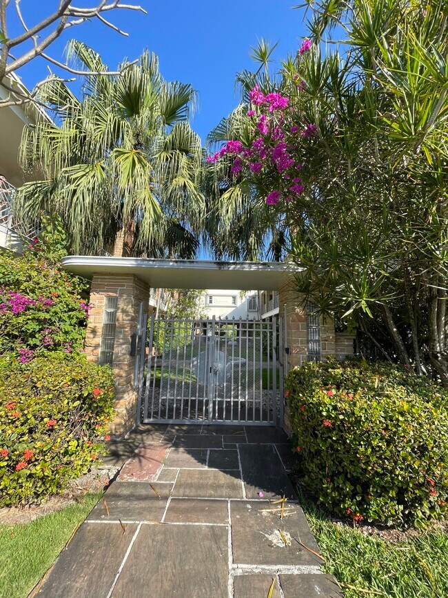 Photo - 2133 Calais Dr Unit #4