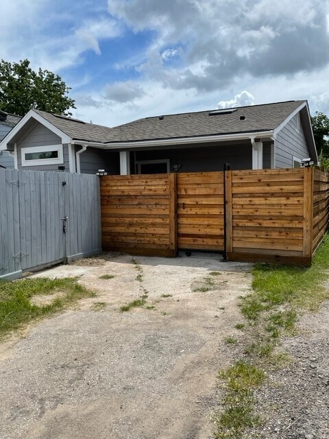 Photo - 336 Van Molan St Casa