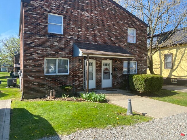 Photo - 352 Oak St Townhome