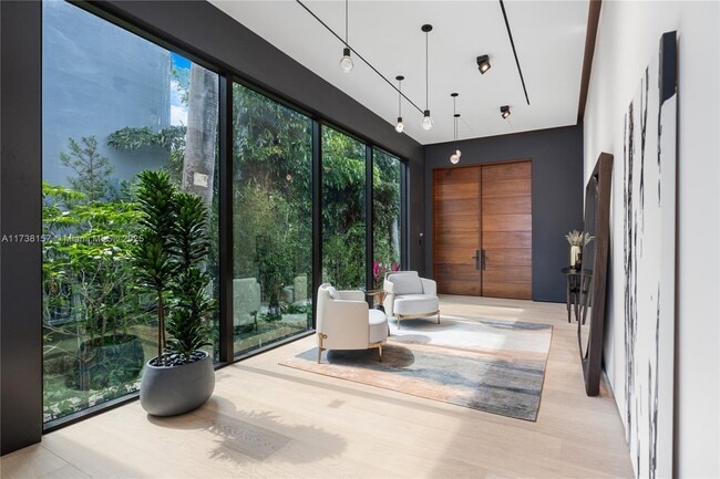 Photo - 1369 N Venetian Way