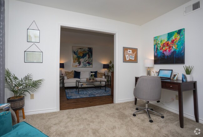 2BR, 2BA - 1,150 SF