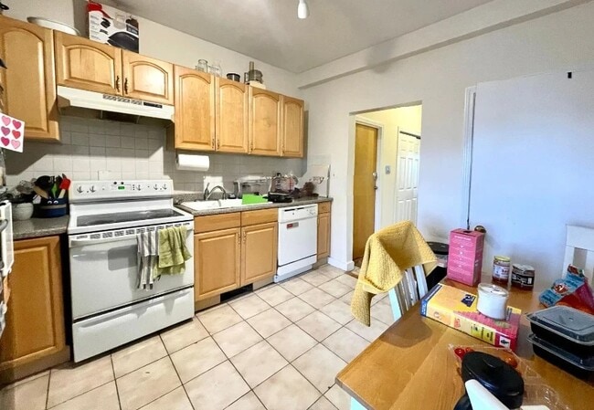 Photo - 32 Bond St Unit 38-3L