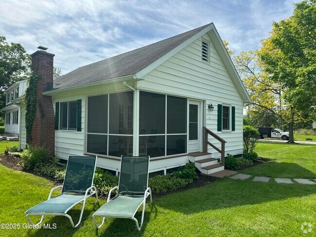 Building Photo - 12 Seneca Dr Rental