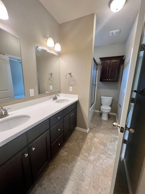 Photo - 877 W North St
