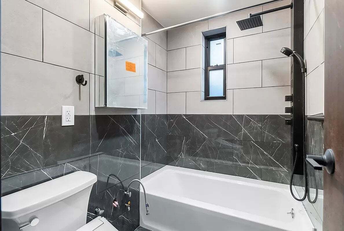 Photo - 453 W 48th St Unit 4B