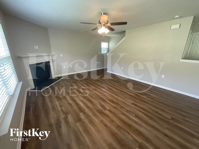 Photo - 1800 Eastway Dr