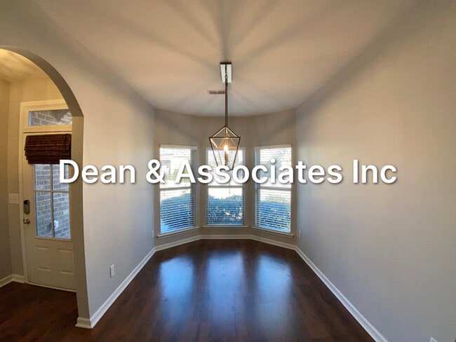 Photo - 305 Chesser Loop Cir