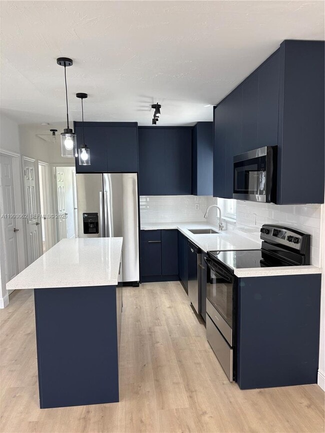 Building Photo - 1348 NE 182nd St