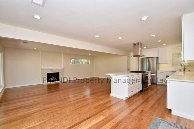 Photo - 627 Tanbark Terrace