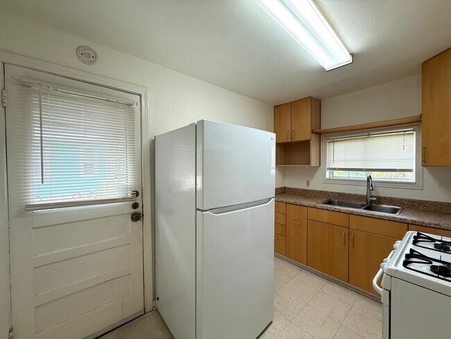Photo - Rare 2/1 w/ Basement in Cherrywood!