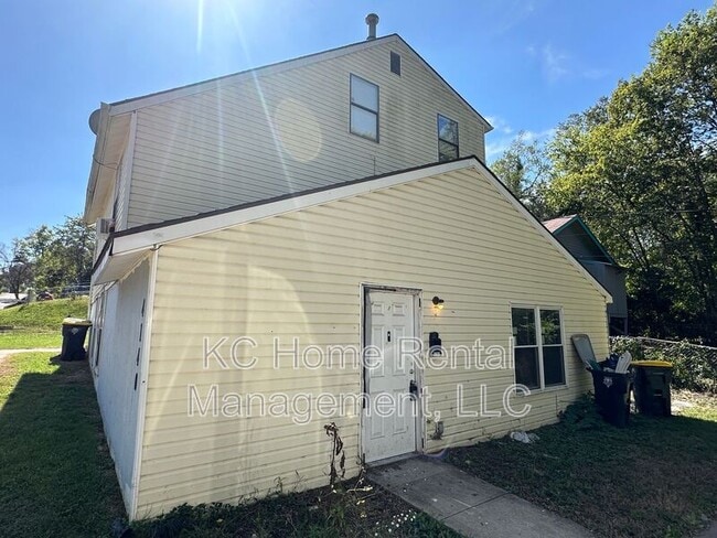 Building Photo - 4140 E 60 Terrace