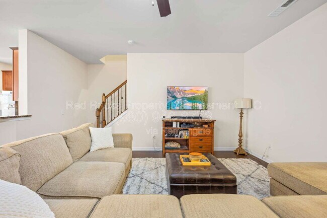 Photo - 2452 Royal York Ave