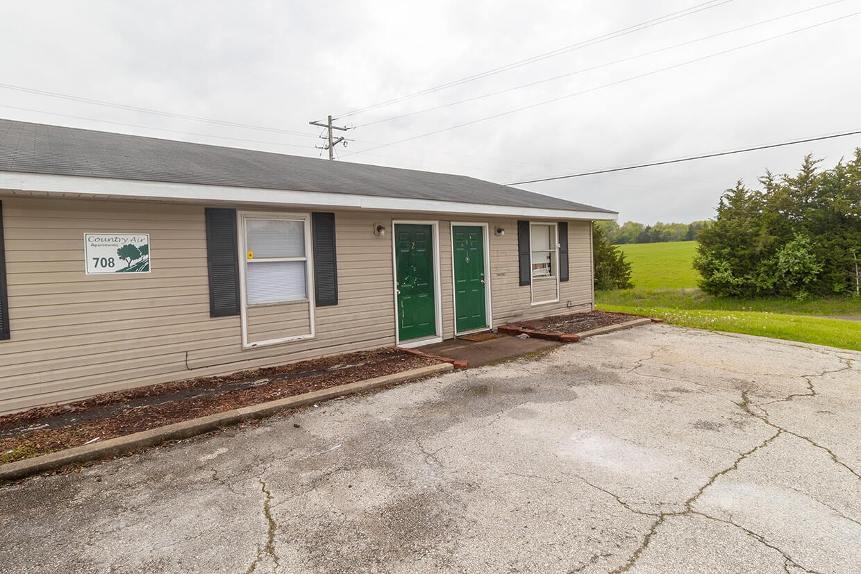 Photo - 708 W Cunningham Dr