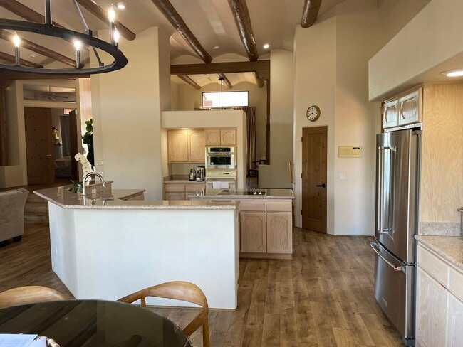 Photo - 115 Cll Irena