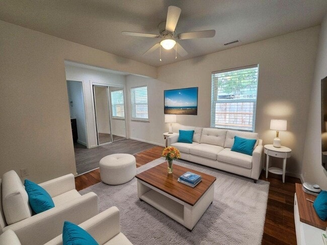 Building Photo - 323 Branton St