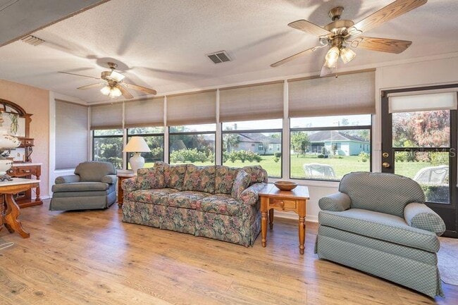 Photo - 40 Gretchen Ct