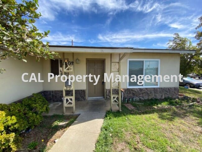 Building Photo - Charming 3-Bedroom, 2-Bathroom Home with Fireplace & Fenced Backyard