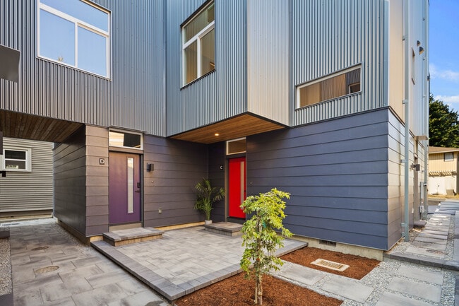 Courtyard - 10120 NE 185th St