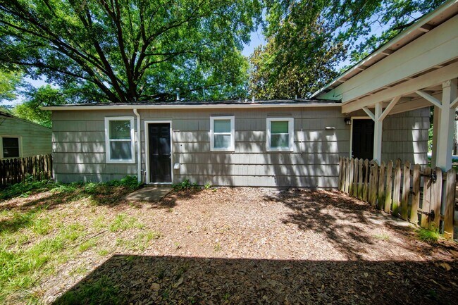 Photo - ** 3 Bed 1 Bath located in Forrest Hills *...