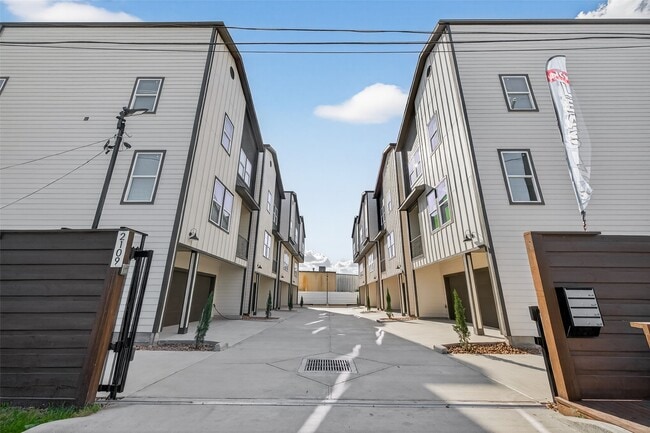 Photo - 2109 Marnel Rd