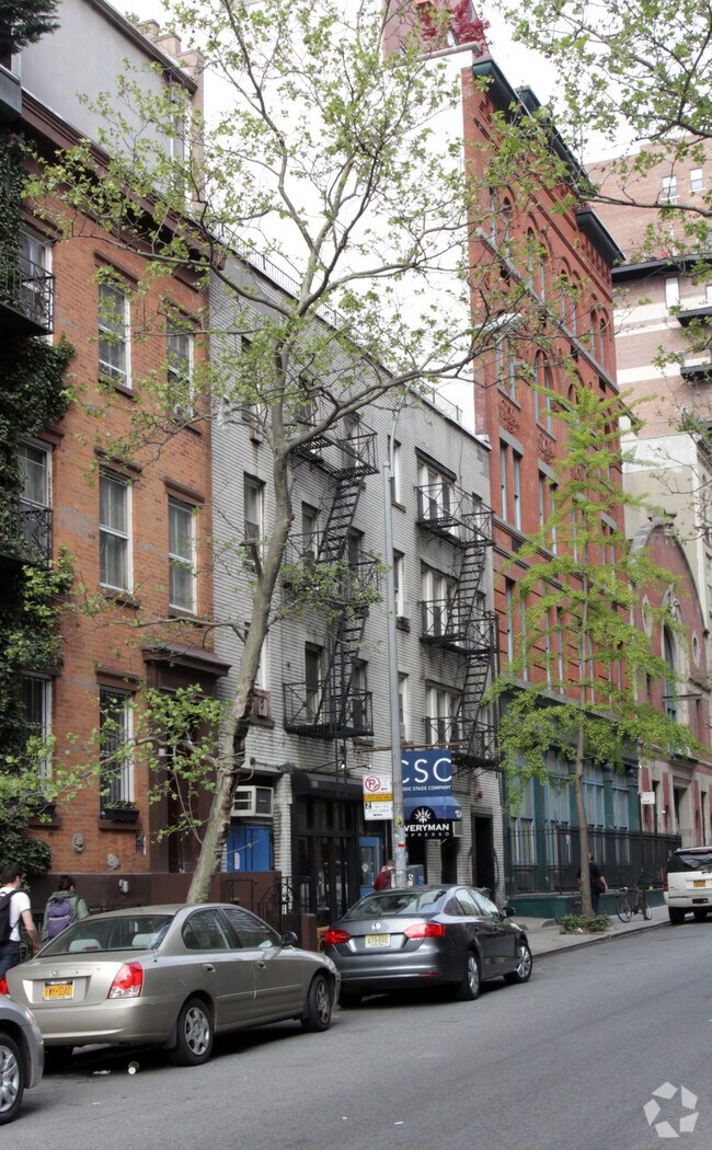 136 E 13th St