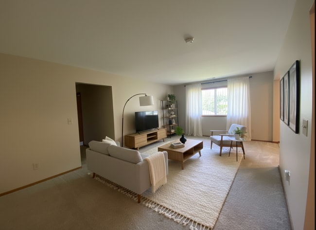 Photo - 2 Bed/1.5 Bath Ground floor Unit IVA33