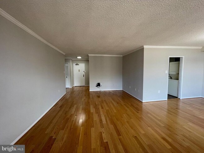 Building Photo - 3705 S George Mason Dr Unit 2202S