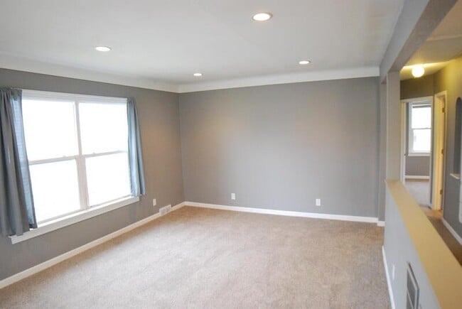 Building Photo - 2924 Soutter Ave SE Rental