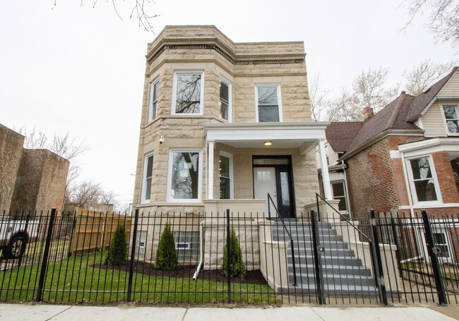 Building Photo - 5738 S Sangamon St Rental