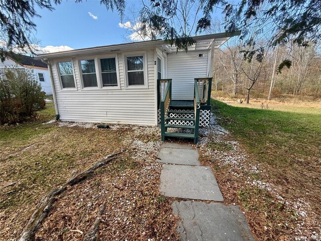 Building Photo - 1 Royal Acres Dr Unit 3