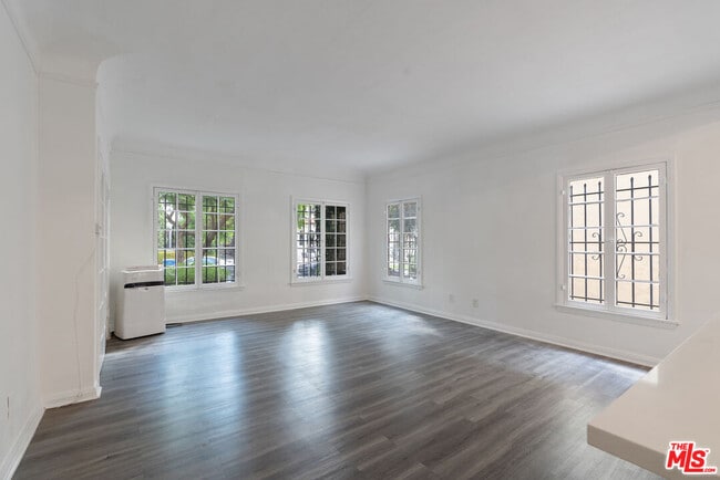 Photo - 351 N Sierra Bonita Ave Unit APT 1